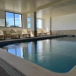 Monica Isabel Club אלבופיירה