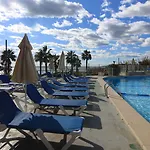 Monica Isabel Club Αλμπουφέιρα