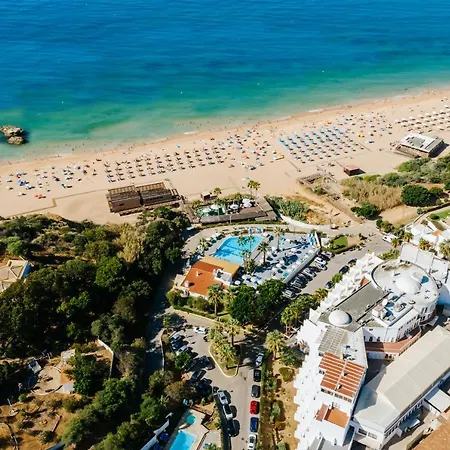 Monica Isabel Club Αλμπουφέιρα