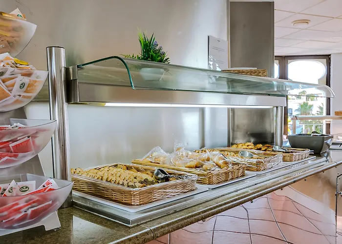 Monica Isabel Club 3*