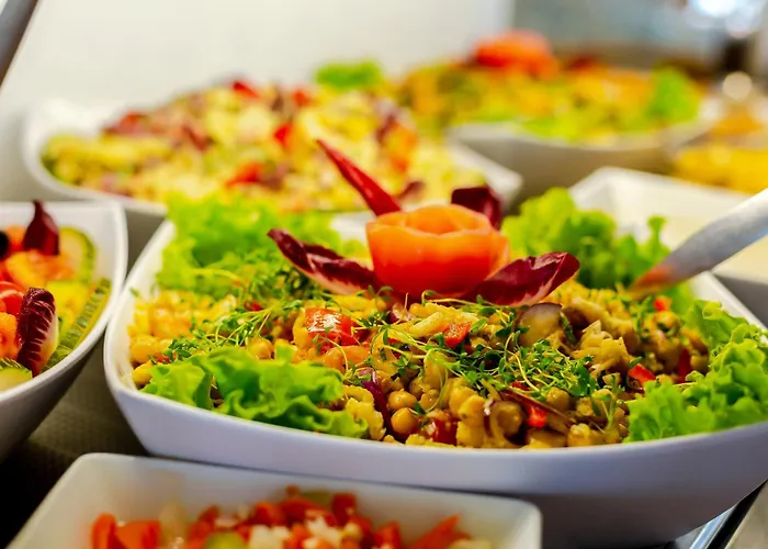 Monica Isabel Club Hotel