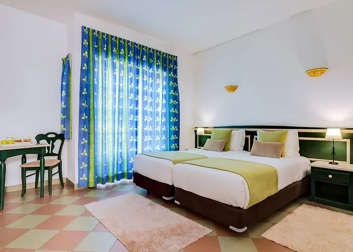 Monica Isabel Club 3*