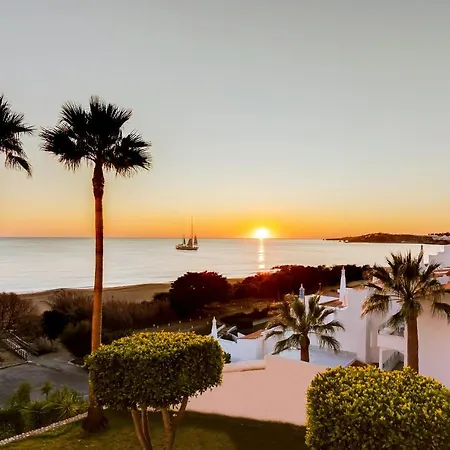 Monica Isabel Club ホテル 3*