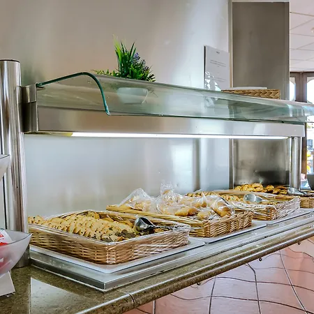 Monica Isabel Club 3*