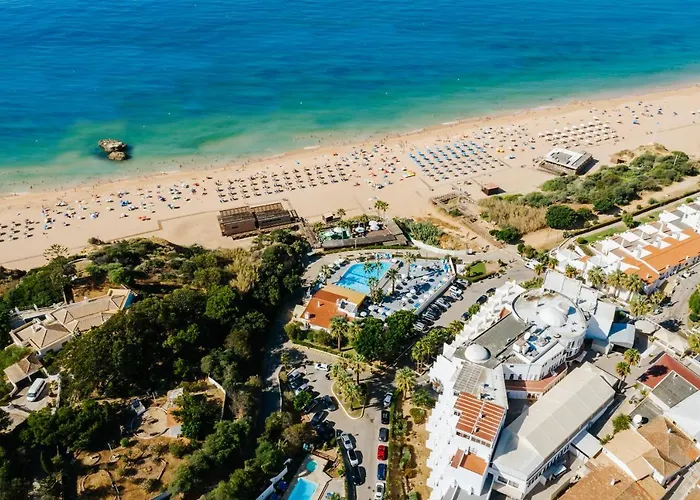 Monica Isabel Club Αλμπουφέιρα