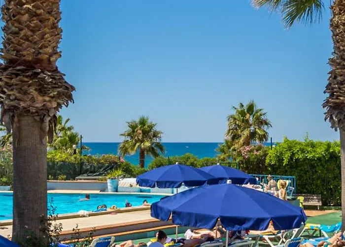 Ξενοδοχείο Monica Isabel Club 3*