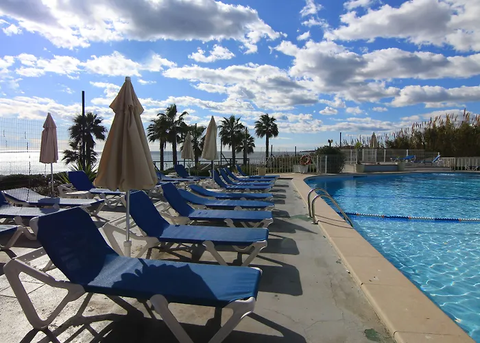 Monica Isabel Club Αλμπουφέιρα